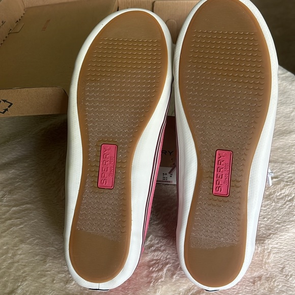 Sperry Woman 9.5 USA , lounge tennis shoes leather lace, sea rose, new with box - Picture 3 of 11